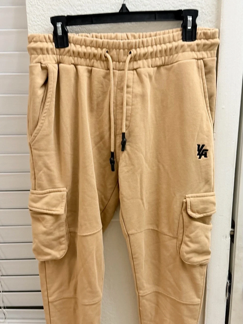 YoungLA Men’s Cargo Jogger Pants Medium Tan Beige Drawstring Athletic Streetwear